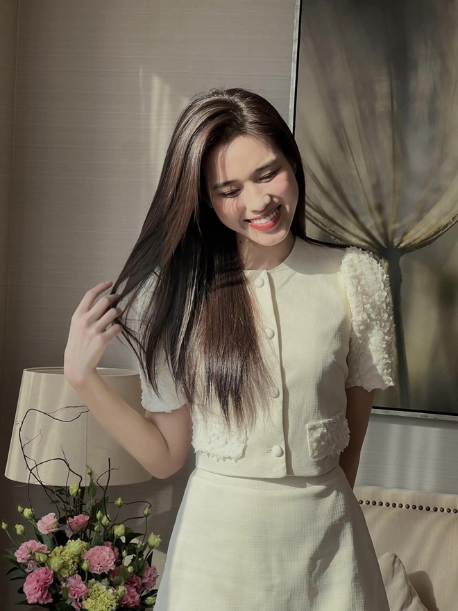 Hoa hậu Đỗ Thị Hà ngọt ngào, quyến rũ với sắc trắng tinh khôi - Ảnh 8.