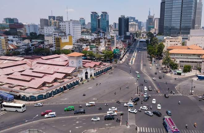 Hiện trạng tuyến đường đắt đỏ ở TP.HCM vừa được đề xuất làm mái che 30 tỉ - Ảnh 1.