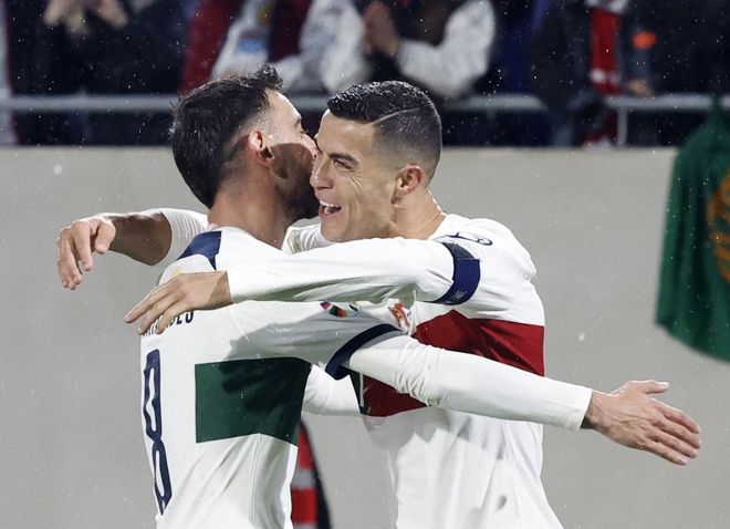 Ronaldo ghi cú đúp, Bồ Đào Nha thắng 6 sao trước Luxembourg - Ảnh 1.