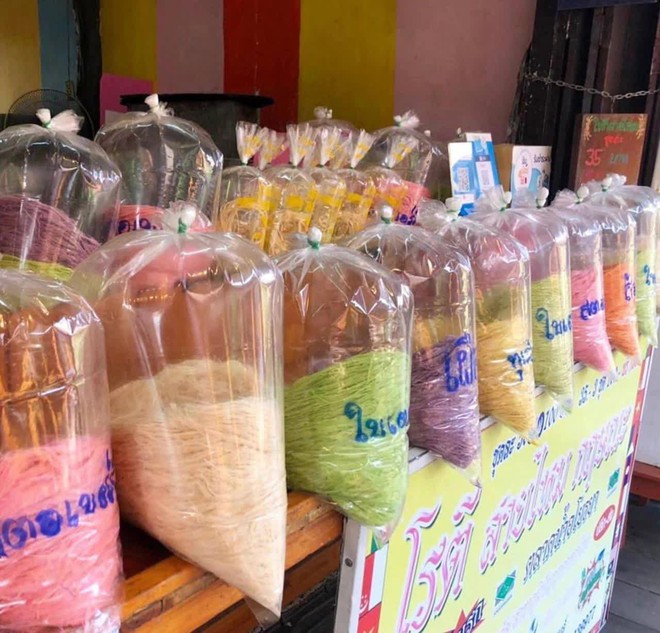 Unexpectedly, Lisa's favorite candy (BLACKPINK) in her hometown is very similar to Blink Viet's childhood candy - Photo 4.