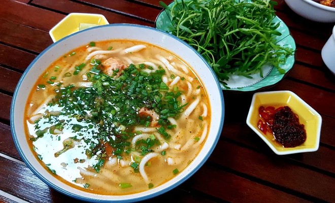 Đến Huế để thưởng thức một gia phả họ &quot;bánh canh&quot; - Ảnh 4.