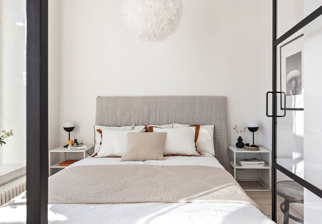 Ngắm vẻ đẹp trong veo của căn hộ Bắc Âu 53m2 thời thượng - Ảnh 6. Ngắm vẻ đẹp trong veo của căn hộ Bắc Âu 53m2 thời thượng - Ảnh 6.