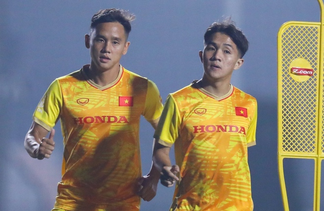 &Ocirc;ng Troussier bất ngờ từ bỏ th&oacute;i quen trong ng&agrave;y thứ ba dẫn dắt U23 Việt Nam - Ảnh 1.