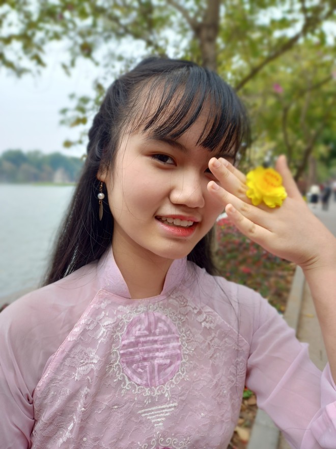 Gia đ&igrave;nh kh&ocirc;ng kh&aacute; giả, nữ sinh H&agrave; Nội vẫn đi du học được từ năm lớp 9 nhờ tr&uacute;ng học bổng 100%: Đ&acirc;y ch&iacute;nh l&agrave; b&iacute; quyết của em - Ảnh 1.