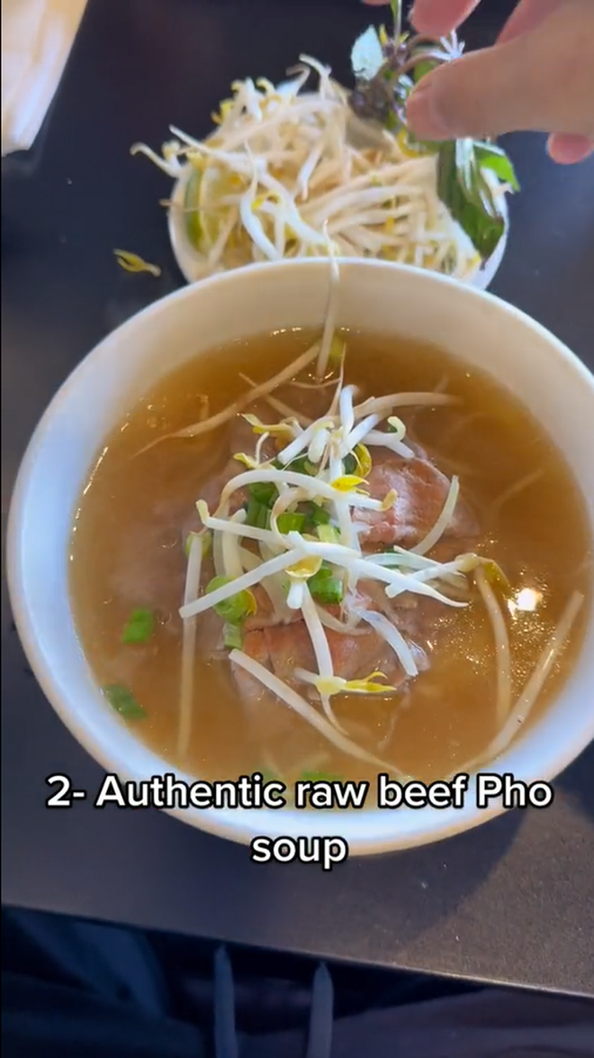 Khách Tây chấm điểm 4 món ăn Việt: Phở vẫn chưa phải món được điểm cao nhất - Ảnh 5.