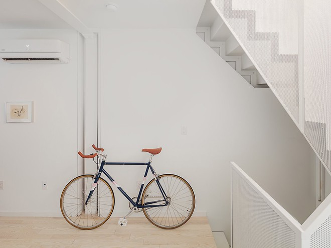 Ng&ocirc;i nh&agrave; chỉ c&oacute; diện t&iacute;ch 32m2 nhưng sở hữu thiết kế ấn tượng - Ảnh 2.