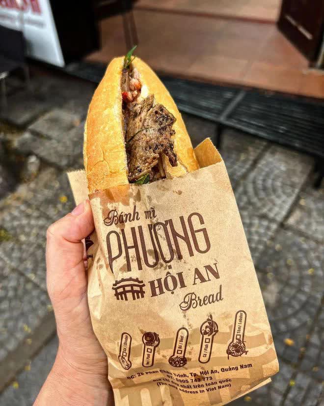 Những hàng bánh mì Việt Nam từng xuất hiện trên truyền thông quốc tế, được du khách hết lời khen ngợi - Ảnh 2.