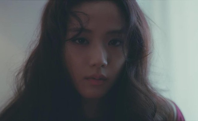 YG nhanh tay xóa sạn cho MV solo của Jisoo (BLACKPINK)? - Ảnh 1.