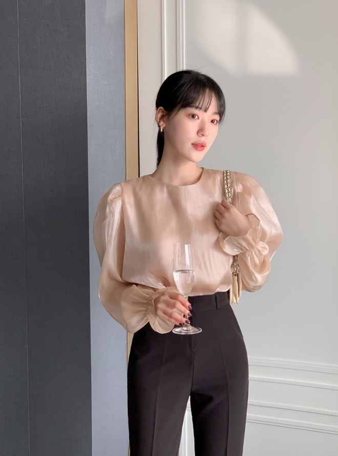 5 xu hướng áo blouse giúp bạn mặc đẹp từ đi làm đến đi chơi - Ảnh 4.