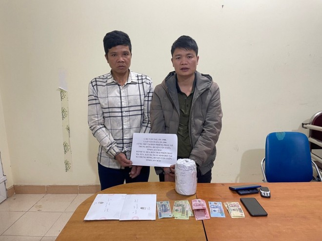 Xả ma t&uacute;y xuống bồn cầu, C&ocirc;ng an quyết định đ&agrave;o bể phốt - Ảnh 1.