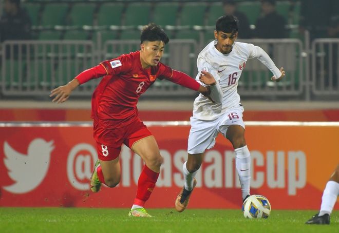 Thắng kịch tính U20 Qatar, U20 Việt Nam vỡ òa cảm xúc - Ảnh 4.