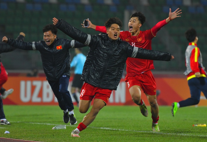 Thắng kịch tính U20 Qatar, U20 Việt Nam vỡ òa cảm xúc - Ảnh 12.