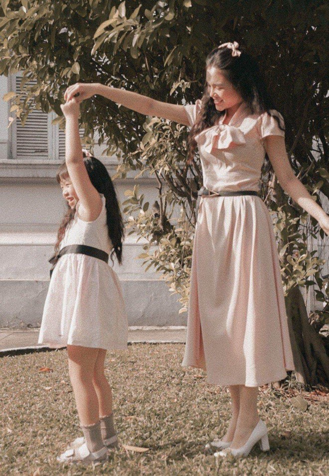 Con g&aacute;i 5 tuổi của Yeye Nhật Hạ lần đầu lộ diện, xinh xắn như thi&ecirc;n thần - Ảnh 4.