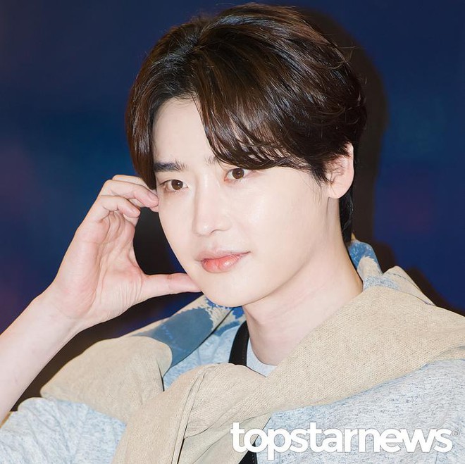 Lee Jong Suk lộ bằng chứng yêu IU sâu đậm, Karina (aespa) đẹp vô thực như phát sáng - Ảnh 8.