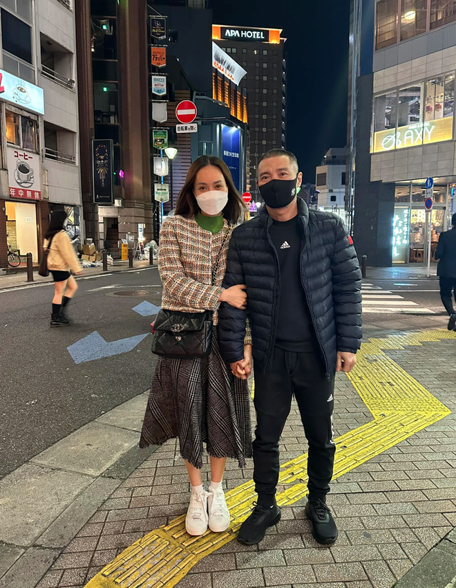 C&ocirc;ng L&yacute; tự tay l&agrave;m một điều cho b&agrave; x&atilde; sau khi sức khỏe tiến triển - Ảnh 3.