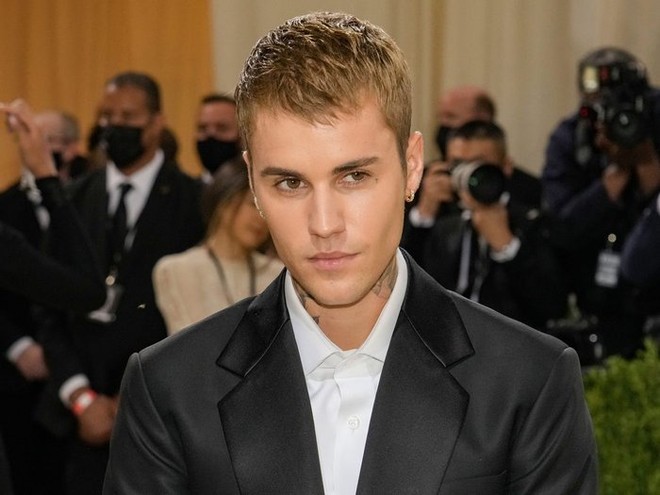 Justin Bieber chi tiêu khối tài sản 7,1 nghìn tỷ đồng như thế nào mà cảm thấy cô đơn? - Ảnh 1.