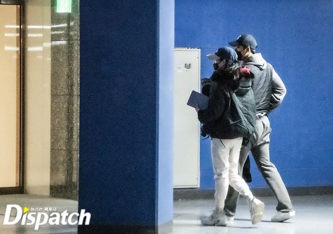 Không phải Cá tháng Tư, Dispatch tung ảnh Lee Do Hyun hẹn hò Lim Ji Yeon: Nam chính - ác nữ The Glory thành đôi! - Ảnh 3.