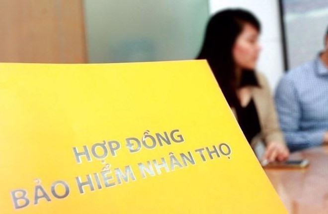 Sau vụ diễn vi&ecirc;n Ngọc Lan tố bảo hiểm: Kh&aacute;ch h&agrave;ng vội đọc lại hợp đồng, hỏi tư vấn vi&ecirc;n - Ảnh 2.