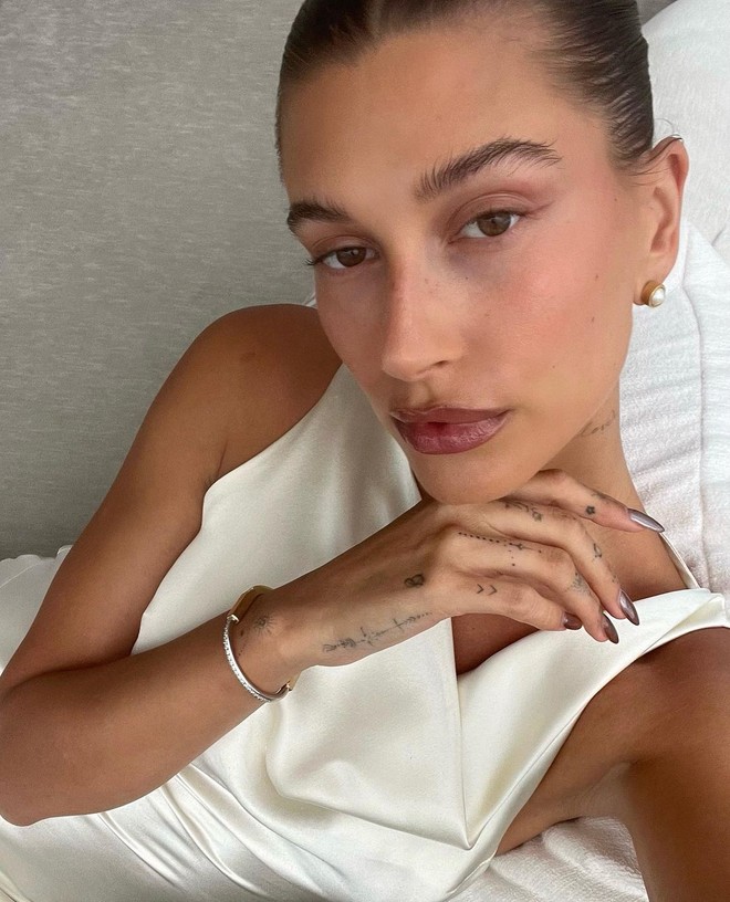 5 trend nail được hailey bieber lăng xê đại thành công