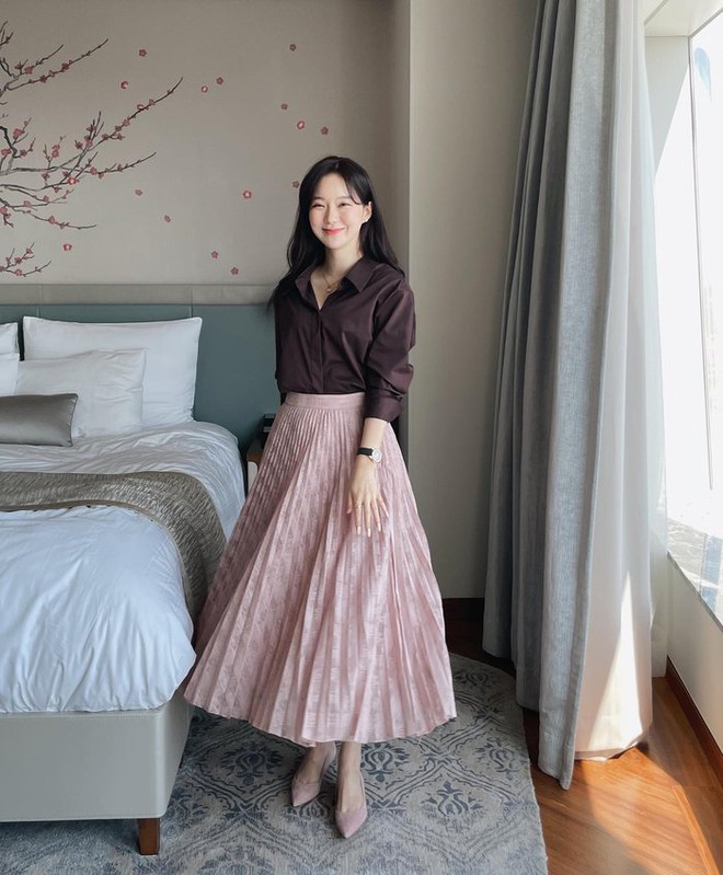 10 c&aacute;ch mặc ch&acirc;n v&aacute;y xếp ly trẻ trung v&agrave; thanh lịch - Ảnh 8.