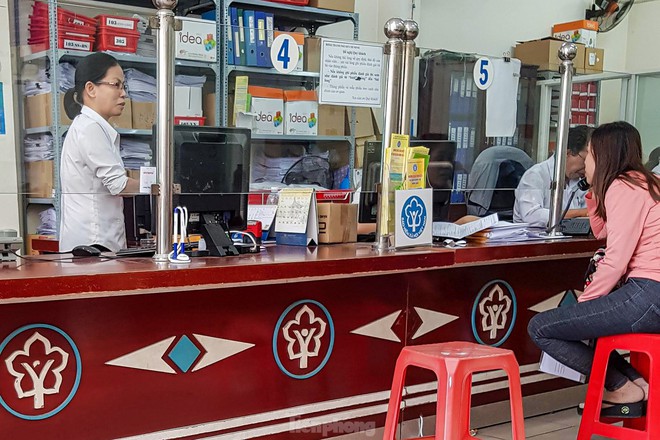 Người d&acirc;n TP.HCM thức trắng đ&ecirc;m chờ r&uacute;t bảo hiểm x&atilde; hội một lần - Ảnh 9.
