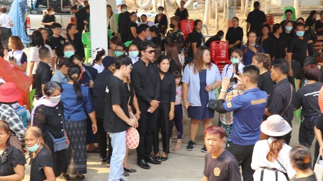 H&igrave;nh ảnh từ tang lễ nữ ca sĩ qua đời do ng&atilde; xuống bể bơi, x&oacute;t xa trước lời nhắn cuối c&ugrave;ng của mẹ d&agrave;nh cho con g&aacute;i - Ảnh 5.