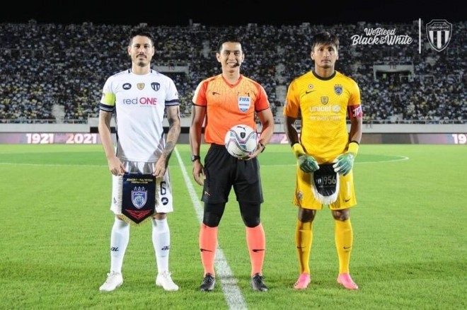 VFF yêu cầu chấn chỉnh, VPF mời ngay 2 trọng tài ngoại bắt V.League - Ảnh 1.