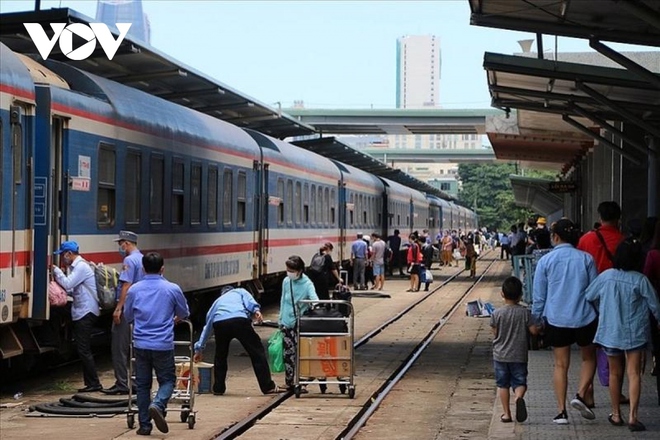 T&agrave;u, xe dịp nghỉ lễ 30/4: Kh&ocirc;ng lo thiếu xe, v&eacute; t&agrave;u c&oacute; chặng giảm gi&aacute; 30% - Ảnh 5.