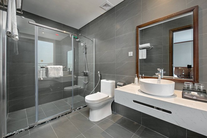 D&acirc;n mạng tranh c&atilde;i thiết kế nh&agrave; vệ sinh kỳ lạ: Người khen s&aacute;ng tạo, kẻ ch&ecirc; bất hợp l&yacute; - Ảnh 4.