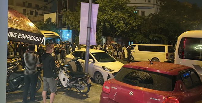 Đột k&iacute;ch qu&aacute;n bar, ph&aacute;t hiện 49 người dương t&iacute;nh với ma t&uacute;y, nhiều đối tượng cộm c&aacute;n - Ảnh 3.