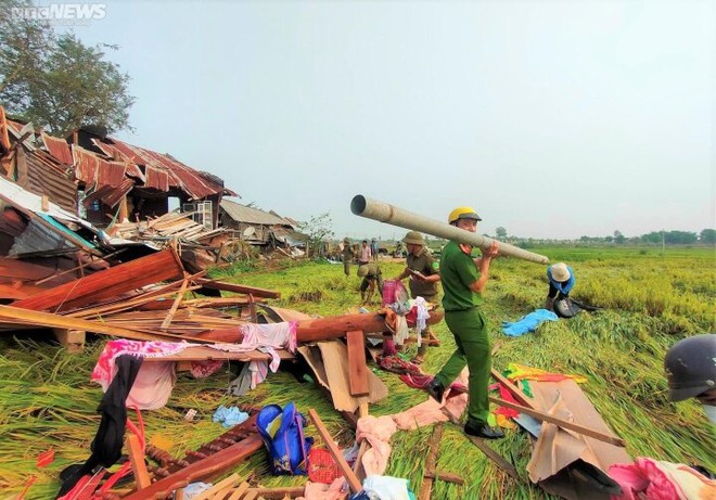 Ảnh: Mưa dông, gió lốc ở Gia Lai làm 6 người bị thương, hơn 120 căn nhà tốc mái - Ảnh 9.