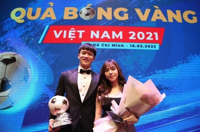 Bạn g&aacute;i xinh đẹp, n&oacute;ng bỏng của tiền vệ Ho&agrave;ng Đức - Ảnh 8.