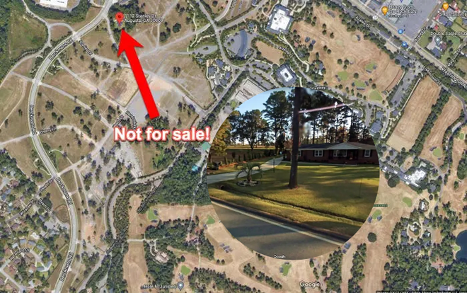 Chủ nh&acirc;n ng&ocirc;i nh&agrave; 176m2 kề s&acirc;n golf từ chối cơ hội trở th&agrave;nh triệu ph&uacute;, chấp nhận bị &aacute;nh s&aacute;ng v&agrave; tiếng ồn nuốt chửng vẫn b&aacute;m trụ tới c&ugrave;ng v&igrave; l&yacute; do kh&ocirc;ng ai ngờ - Ảnh 1.