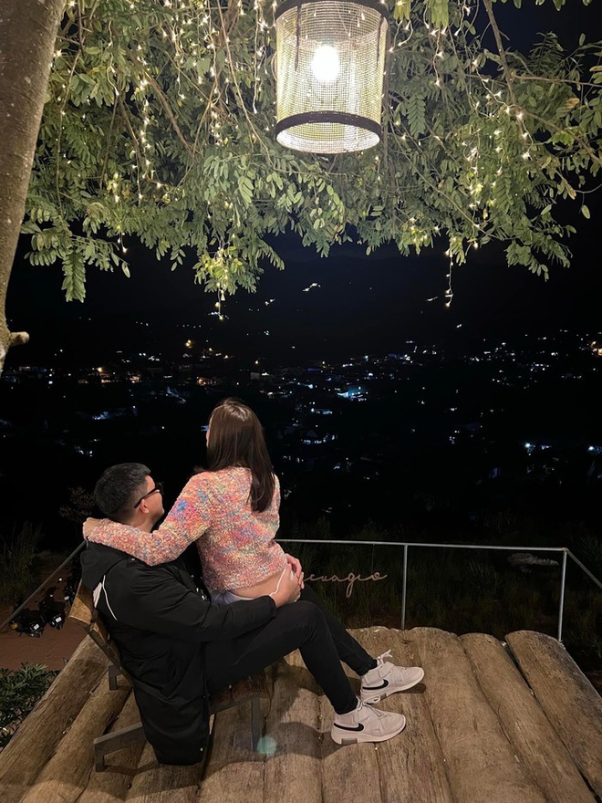 Ch&acirc;n d&agrave;i Vietnams Next Top Model th&ocirc;ng b&aacute;o được bạn trai cầu h&ocirc;n - Ảnh 4.