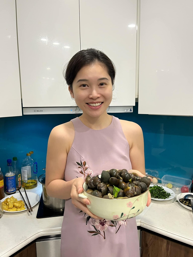 Vợ Shark Hưng khoe loạt ảnh nấu m&oacute;n d&acirc;n d&atilde; cuối tuần - Ảnh 2.