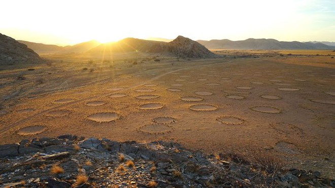 Sự thật về vòng tròn trên trời rơi xuống ở Namibia khiến các nhà khoa học đau đầu suốt 5 thập kỷ - Ảnh 6.