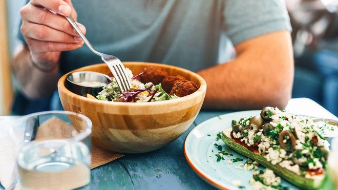 Người b&eacute;o ph&igrave; n&ecirc;n l&agrave;m g&igrave; để kiểm so&aacute;t cơn th&egrave;m ăn hiệu quả? - Ảnh 3.