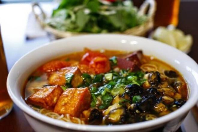 Những địa chỉ ăn vặt nức tiếng ở H&agrave; Nội - Ảnh 2.