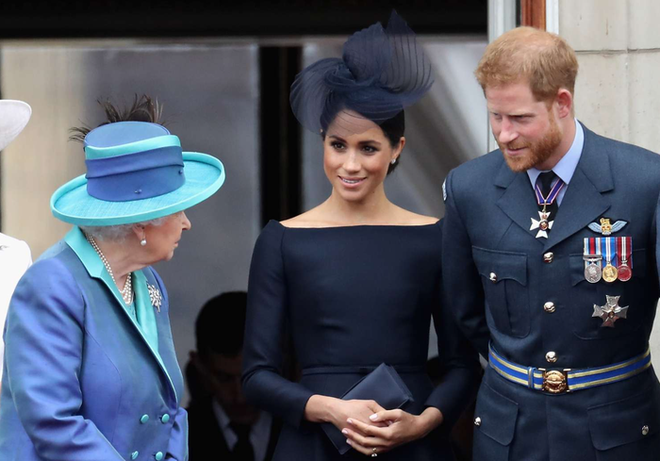 Nữ vương Elizabeth từng nhận gáo nước lạnh từ Meghan khi cô thẳng thừng từ chối lời khuyên của bà - Ảnh 2.