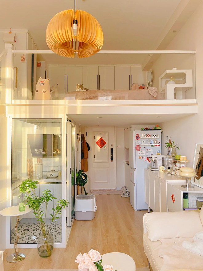 Căn hộ g&aacute;c m&aacute;i 23m&sup2; tuy nhỏ nhưng đẹp kh&ocirc;ng một chỗ ch&ecirc; - Ảnh 1.