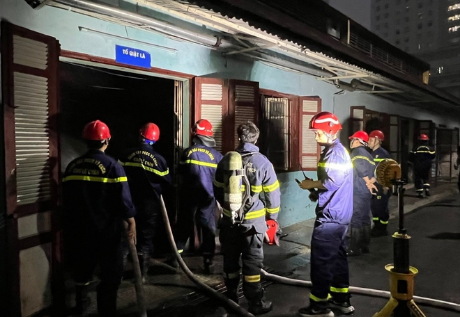 Ch&aacute;y tại kho tạm Bệnh viện Hữu nghị Việt - Tiệp, Hải Ph&ograve;ng - Ảnh 1.