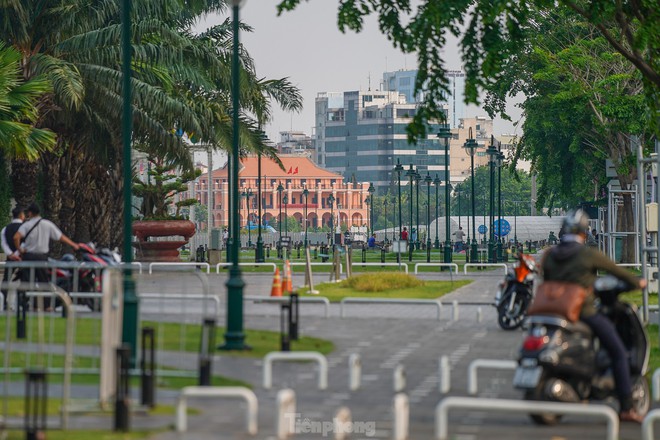 Ngắm bến Bạch Đằng - mặt tiền TPHCM đẹp hiện đại trong diện mạo mới - Ảnh 14.