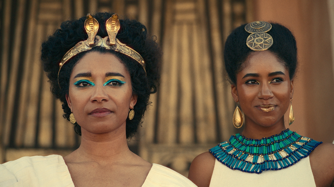 Netflix gây tranh cãi khi công bố tạo hình Cleopatra: Trong lịch sử, vị Nữ hoàng Ai Cập nổi tiếng được miêu tả thế nào? - Ảnh 2.