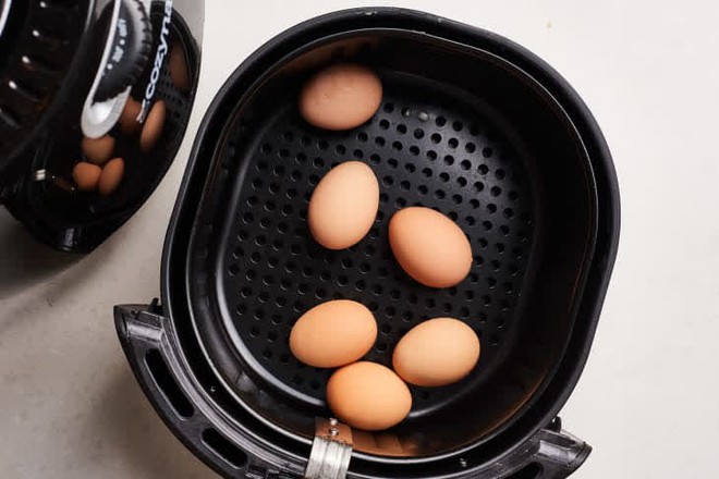 So s&aacute;nh hiệu quả của 5 thiết bị nh&agrave; bếp c&oacute; thể d&ugrave;ng để luộc trứng - Ảnh 7.