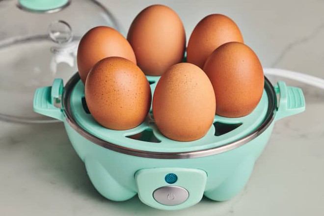 So sánh hiệu quả của 5 thiết bị nhà bếp có thể dùng để luộc trứng - Ảnh 3.