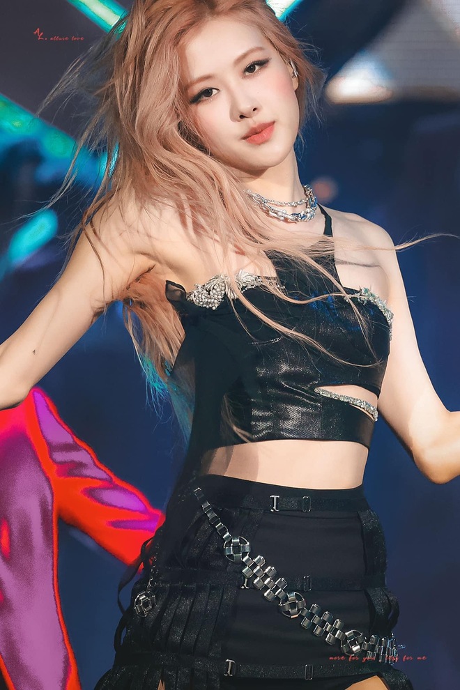 Rosé (BLACKPINK) đem “huyền thoại hất tóc” trở lại Coachella, liệu có xuất sắc như 2019? - Ảnh 7.