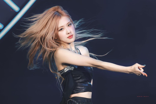 Rosé (BLACKPINK) đem “huyền thoại hất tóc” trở lại Coachella, liệu có xuất sắc như 2019? - Ảnh 5.