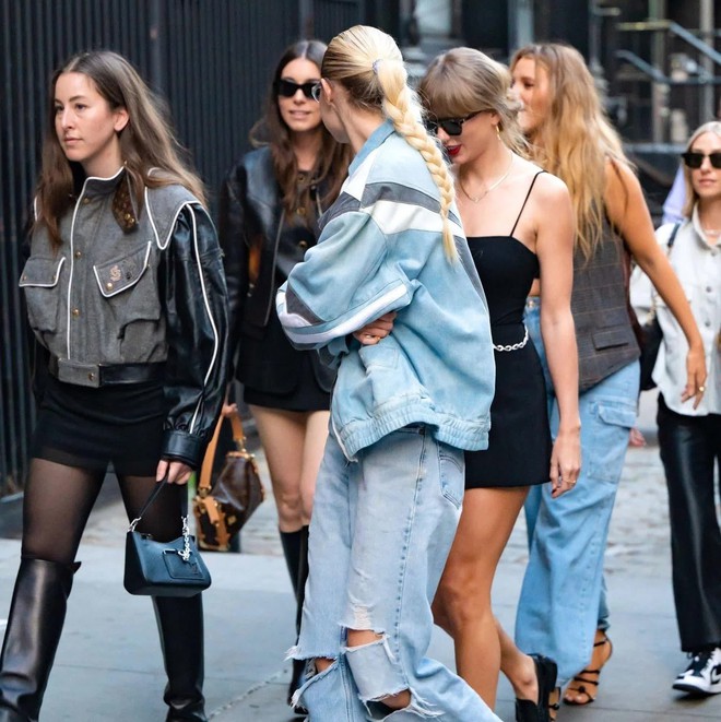 Mỹ nữ hội tụ: Taylor Swift xuất hiện bên hội bạn quyền lực sau khi chia tay người yêu - Ảnh 2.