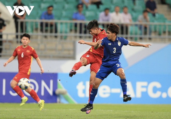 Cặp tiền đạo cao 1m80 sẽ gi&uacute;p U22 Việt Nam &ldquo;lột x&aacute;c&rdquo; ở SEA Games 32? - Ảnh 1.