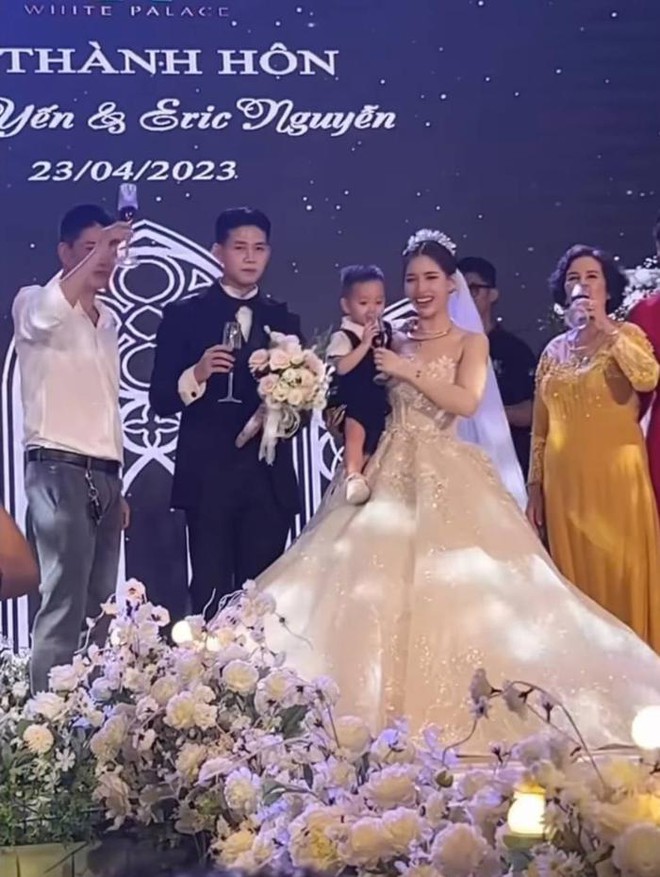 Cận cảnh đ&aacute;m cưới của cặp đ&ocirc;i &ldquo;chị ơi anh y&ecirc;u em&rdquo; - Ảnh 5.